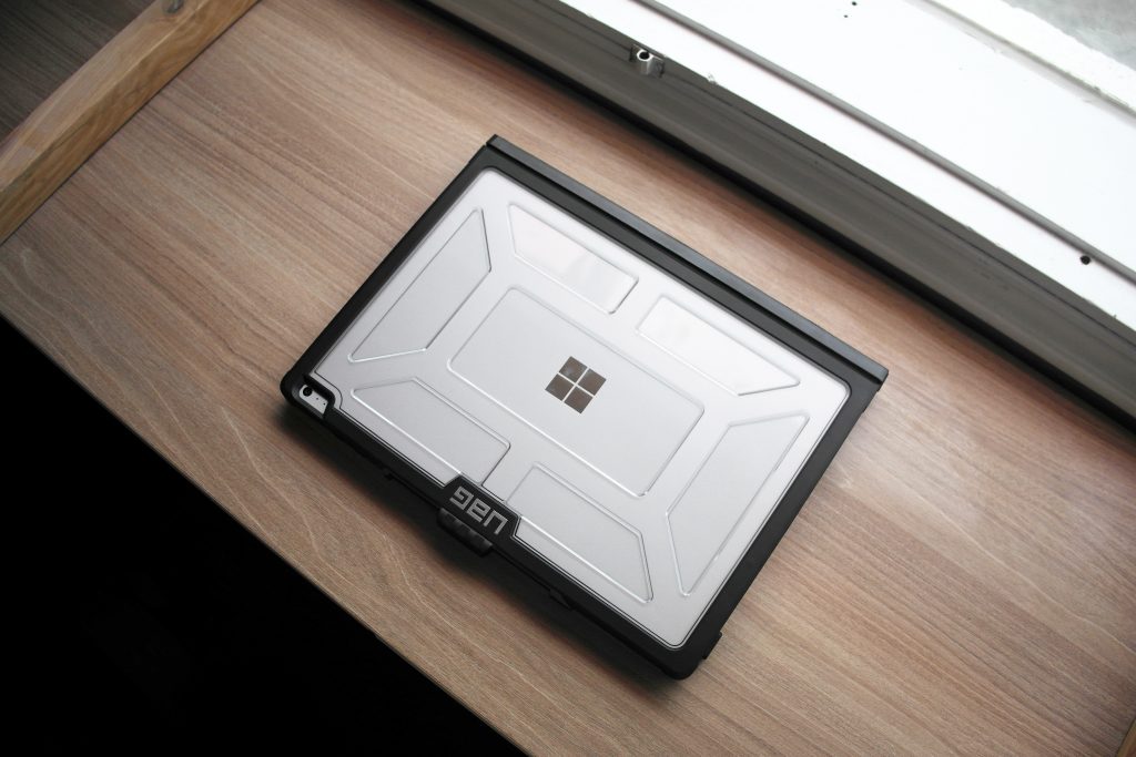 vỏ ốp surface book 2 uag